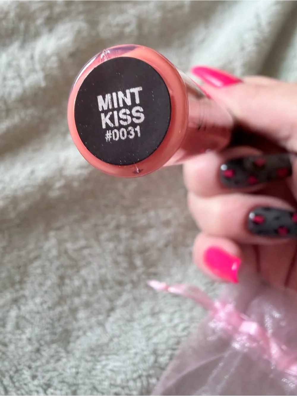 GirlPolished Hint of Mint Sheer Lip Gloss – Mint Kiss (#D031)